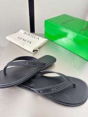 Fortok Bottega Veneta Sampieri Thong Sandals Black Rubber - 3