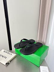 Fortok Bottega Veneta Sampieri Thong Sandals Black Rubber - 2