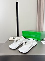 Fortok Bottega Veneta Sampieri Thong Sandals White Rubber - 5