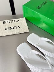 Fortok Bottega Veneta Sampieri Thong Sandals White Rubber - 4