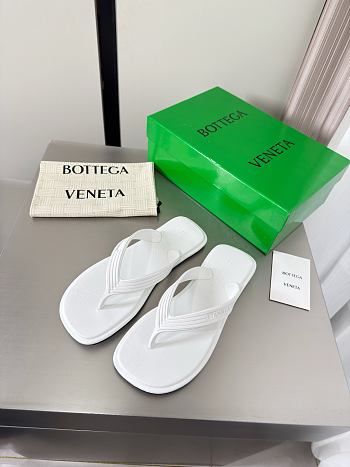 Fortok Bottega Veneta Sampieri Thong Sandals White Rubber