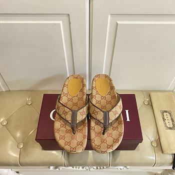 Fortok Gucci Vittoria GG canvas thong sandals Yellow - Red