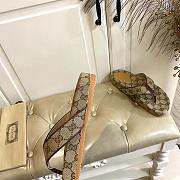 Fortok Gucci Vittoria GG canvas thong sandals Brown 02 - 5