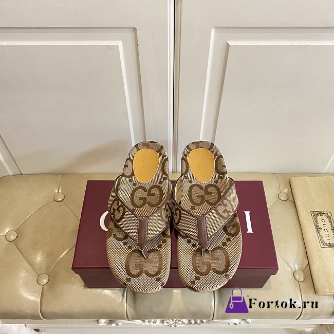 Fortok Gucci Vittoria GG canvas thong sandals - 1