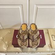 Fortok Gucci Vittoria GG canvas thong sandals - 1