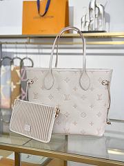 Fortok Louis Vuitton Neverfull MM Beige Monogram Empreinte Leather 31x28x14cm - 1