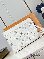 Fortok Louis Vuitton Pochette To-Go Monogram Shadow White 30 x 21.5 x 1cm - 6