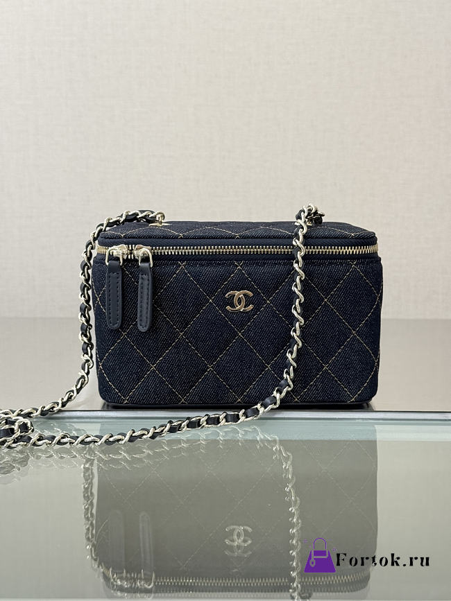 Fortok Chanel Denim Quilted Vanity Case With Chain Dark Blue 9.5*17*8cm - 1