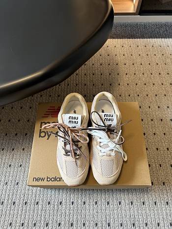 Fortok New Balance x Miu Miu 530 SL Sneakers Beige