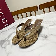 Fortok Gucci Vittoria Thong Sandals Beige GG Canvas 5.5cm - 1