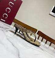 Fortok Gucci Vittoria Thong Sandals Beige GG Canvas 5.5cm - 4