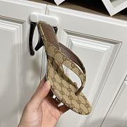 Fortok Gucci Vittoria Thong Sandals Beige GG Canvas 5.5cm - 2