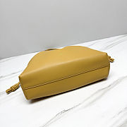 Fortok Loewe Flamenco Clutch Medium Nappa Calfskin Yellow 30x10.5x20cm - 2