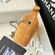 Fortok 25A Beige Suede Caviar Métiers D’Art Clutch With Chain 19cm - 6