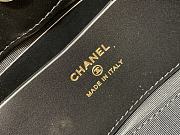Fortok Chanel Shiny Crumpled Calfskin Quilted Clutch With Chain Black 19cm - 2