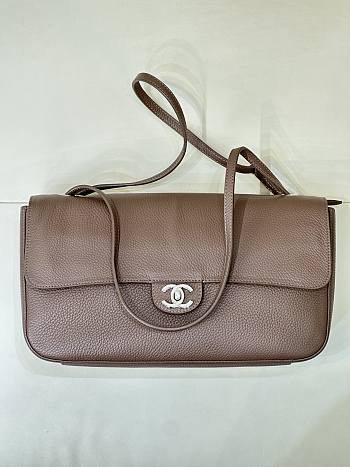 Fortok Chanel Grained Calfskin Maxi Flap Brown Silver Hardware 32x19.5x10cm