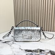 Fortok Fendi Baguette Phone Pouch Metallic Silver 19 x3x11cm - 1