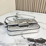 Fortok Fendi Baguette Phone Pouch Metallic Silver 19 x3x11cm - 4
