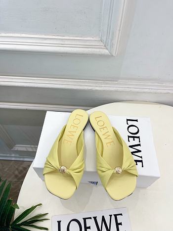 Fortok Loewe Pebble Soft Slides Leather Yellow Flats