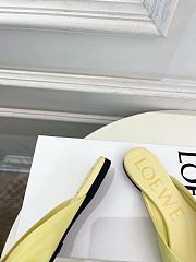 Fortok Loewe Pebble Soft Slides Leather Yellow Flats - 6