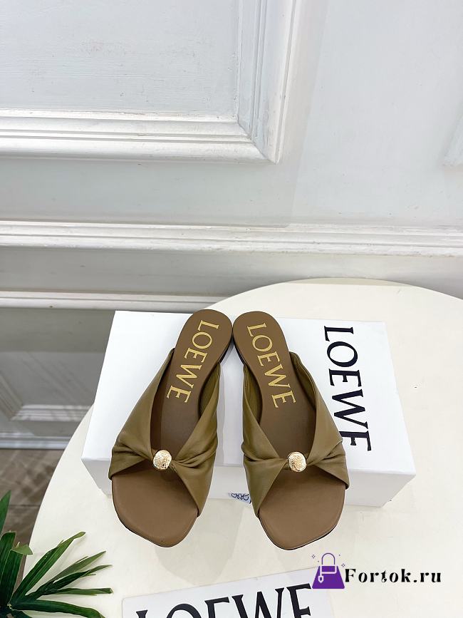 Fortok Loewe Pebble Soft Slides Leather Olive Flats - 1