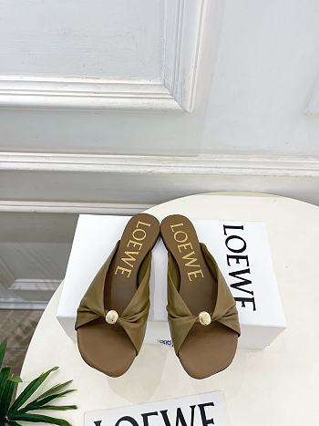 Fortok Loewe Pebble Soft Slides Leather Olive Flats