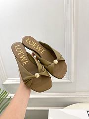 Fortok Loewe Pebble Soft Slides Leather Olive Flats - 2