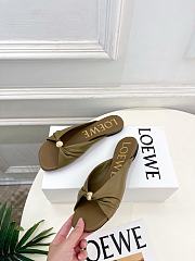 Fortok Loewe Pebble Soft Slides Leather Olive Flats - 6