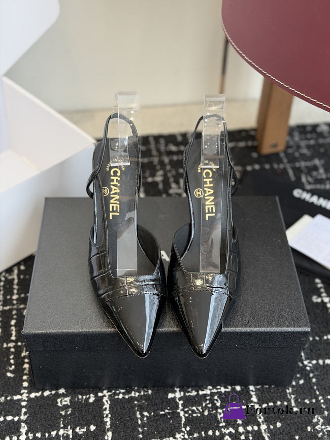 Fortok Chanel Métiers d'Art 2026 Slingback Pointed-toe Shoes Black High Heels Patent Leather 9cm - 1
