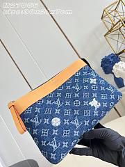 Fortok Louis Vuitton Pochette Voyage Souple Monogram Flowers Denim M27559 30x21x7.5cm - 4