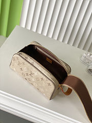Fortok Louis Vuitton Dopp Kit Sand Beige Monogram Surplus Canvas 28 x 15 x 16.5cm - 6