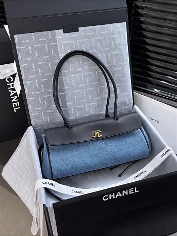Fortok Chanel Urban Essential East West Small Shopping Bag 15x30.5x11.5cm