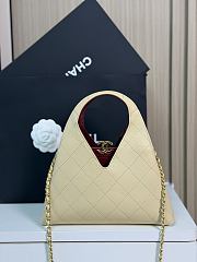 Fortok Chanel Métiers d’art 2026 Shopping Bag Yellow 23x23x7cm - 6