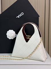 Fortok Chanel Métiers d’art 2026 Shopping Bag White 23x23x7cm - 3