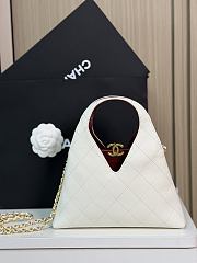Fortok Chanel Métiers d’art 2026 Shopping Bag White 23x23x7cm - 5