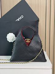 Fortok Chanel Métiers d’art 2026 Shopping Bag Black 23x23x7cm - 1