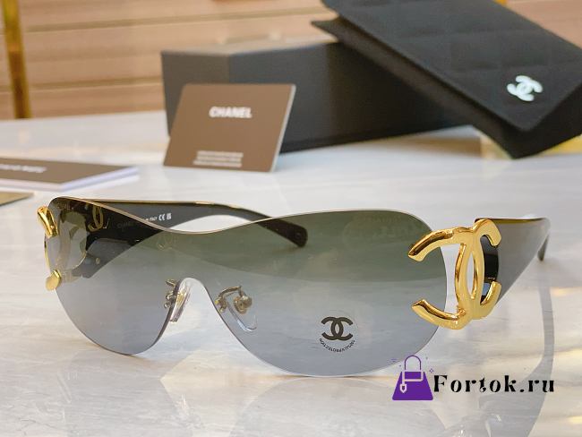 Fortok Chanel Shield Sunglasses Gradient Lens Multicolor - 1