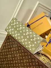 Fortok Louis Vuitton OnTheGo MM Bag Khaki Beige Monogram Empreinte Leather 35 x 27 x 14cm - 3
