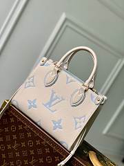 Fortok Louis Vuitton OnTheGo PM Latte and Candy Blue Monogram Empreinte Leather 25x19x11.5cm - 1