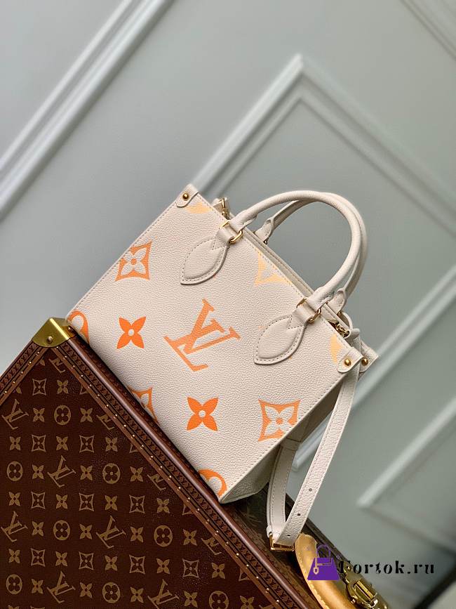 Fortok Louis Vuitton OnTheGo PM Latte and Peach Colorway Monogram Empreinte Leather 25x19x11.cm - 1