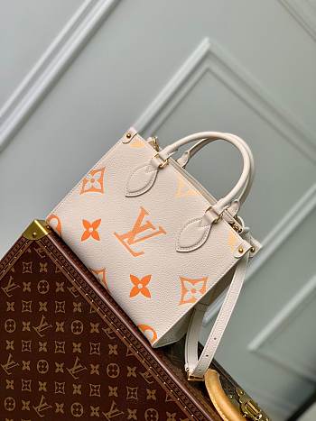 Fortok Louis Vuitton OnTheGo PM Latte and Peach Colorway Monogram Empreinte Leather 25x19x11.cm
