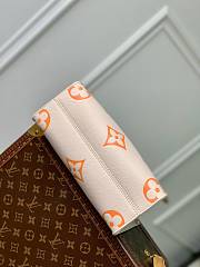 Fortok Louis Vuitton OnTheGo PM Latte and Peach Colorway Monogram Empreinte Leather 25x19x11.cm - 2