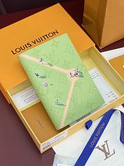 Fortok Louis Vuitton Passport Cover Green Monogram Canvas 10 x 14 x 2.5cm - 1