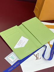 Fortok Louis Vuitton Passport Cover Green Monogram Canvas 10 x 14 x 2.5cm - 4