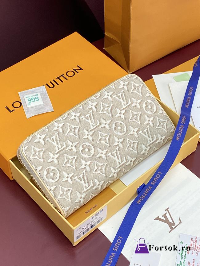 Fortok Louis Vuitton Zippy Wallet Monogram Emblème Peuplier M29575 19.5 x 10.5 x 2.5 cm - 1