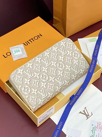 Fortok Louis Vuitton Zippy Wallet Monogram Emblème Peuplier M29575 19.5 x 10.5 x 2.5 cm