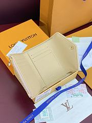 Fortok Louis Vuitton Victorine Wallet Monogram Emblème Rose Ruban M2A151 12 x 9.5 x 2.5cm  - 6