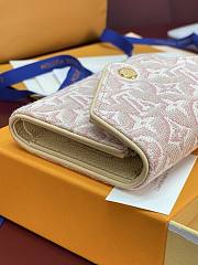 Fortok Louis Vuitton Victorine Wallet Monogram Emblème Rose Ruban M2A151 12 x 9.5 x 2.5cm  - 3