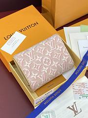 Fortok Louis Vuitton Victorine Wallet Monogram Emblème Rose Ruban M2A151 12 x 9.5 x 2.5cm  - 2