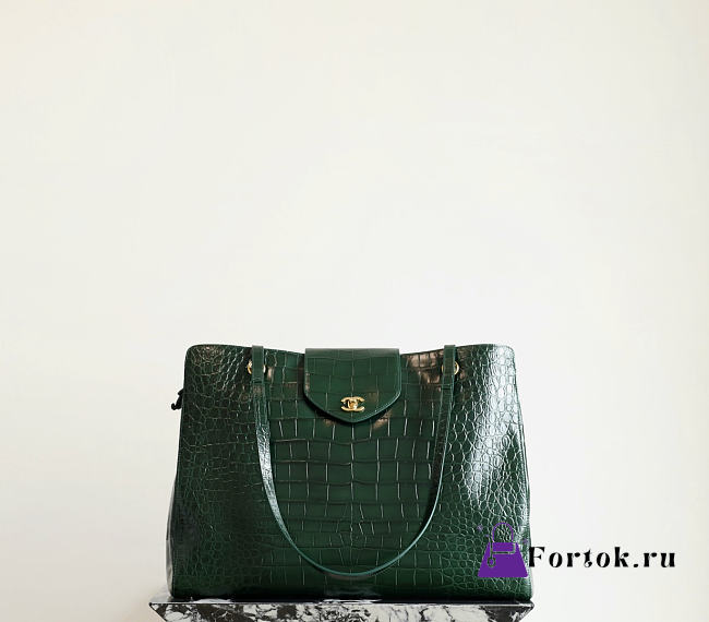 Fortok Chanel Tote Bag Crocodile-embossed Calfskin Green 36 x 46 20cm - 1